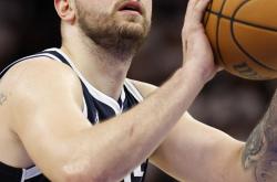 开云体育APP下载-关于独行侠主教练喜极而泣,球队豪取胜利的信息