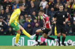 开云体育APP下载-关于谢菲联遭遇连败难保三连胜,双线作战士气低迷的信息