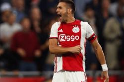 开云体育官方网站-包含阿贾克斯全取三分,前景一片光明晋级的词条