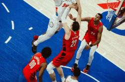 开云平台-76人击败开拓者,西蒙斯全面发挥!