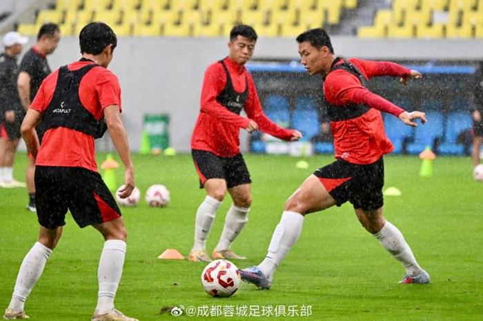 东亚球队在比赛中实力强劲
