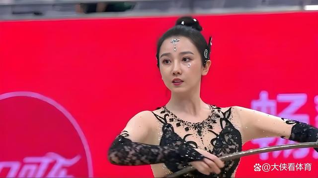 体操表演惊艳全场，优美动作引人注目的简单介绍
