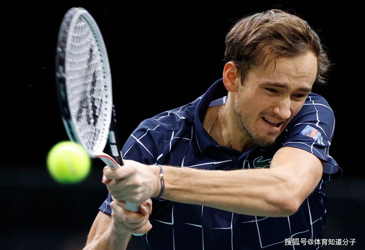 拉沃尔杯绝杀ATP总决赛，梅德韦杰夫扛起全队